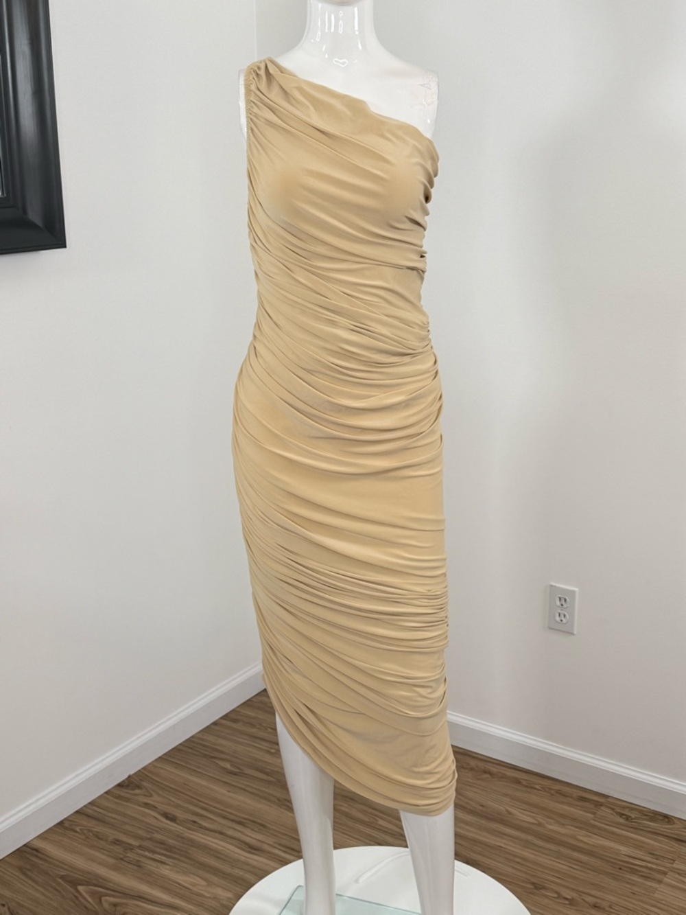 Norma Kamali Diana Ruched One-Shoulder Gown Size Small - Picture 2 of 10